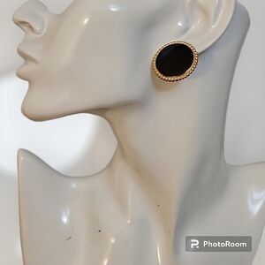 3/$20 VTG Black Goldtone Rope Rimmed Circle Post Earrings